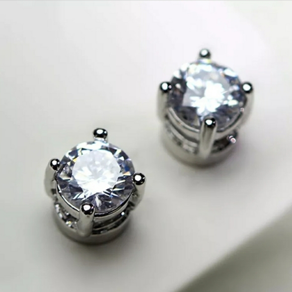 MAGNETIC CZ PAIR OF EARRINGS. NO HOLE REQUIRED - Picture 1 of 5